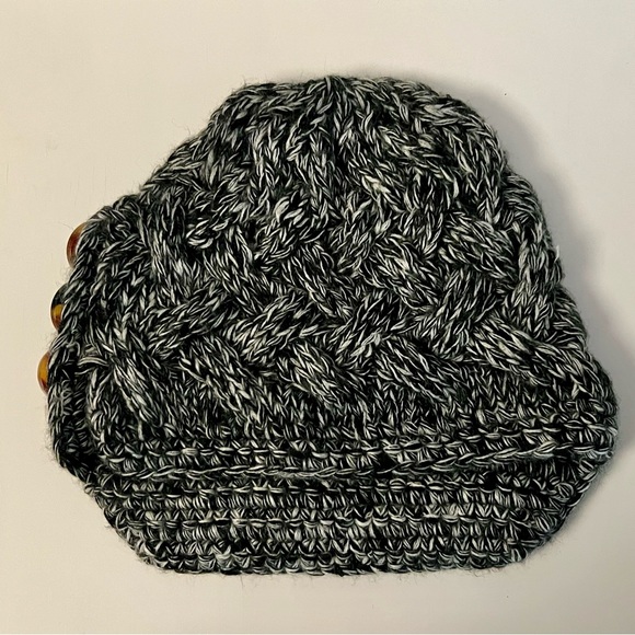 J CREW Women’s Brim Beanie w/ Buttons - Picture 3 of 4